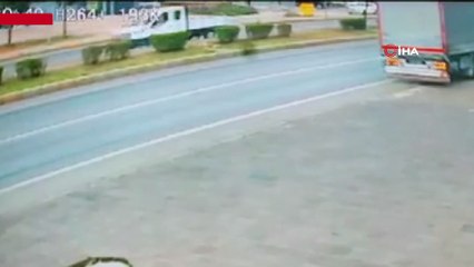 Ankara'da otomobil park halindeki tıra çarptı: 1 ölü