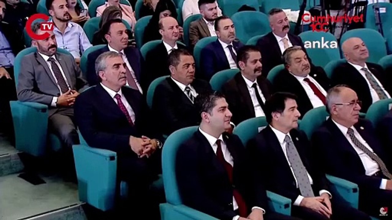 Bahçeli'den Özgür Özel'e 'Anayasa' yanıtı!