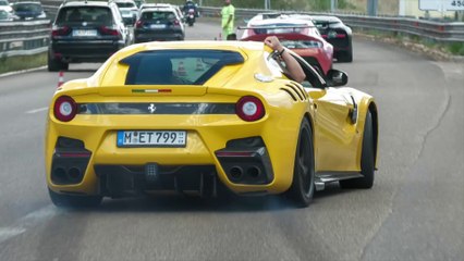 Video herunterladen: Hypercars Accelerating - DRIFTS, AMG ONE, Jesko Attack, GM T50, Huayra Epitome, SP3, Agera S