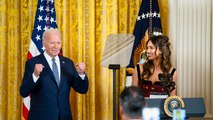 Biden le pide trabajo a Jessica Alba