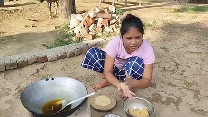 आज सबके लिए बनाई आलू की स्वादिष्ट कचोरियां #desivlog #dailyvlog