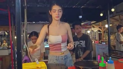 Omelette Lady More Beautiful Than AI-Laos Street Food