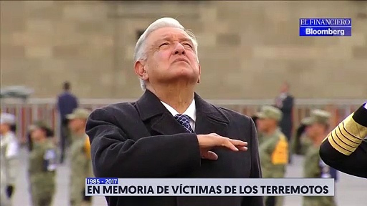 AMLO rinde homenaje a víctimas de los terremotos de 1985 y 2017
