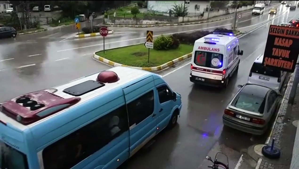 Sinoplu dolmuş şoföründen duyarlı davranış