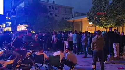 120 bin TL'lik iPhone için İstanbul'da geceden kuyruğa girdiler