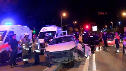 Kırmızı ışıkta geçti; 2 araca çarptı, 3 kişi yaralandı!