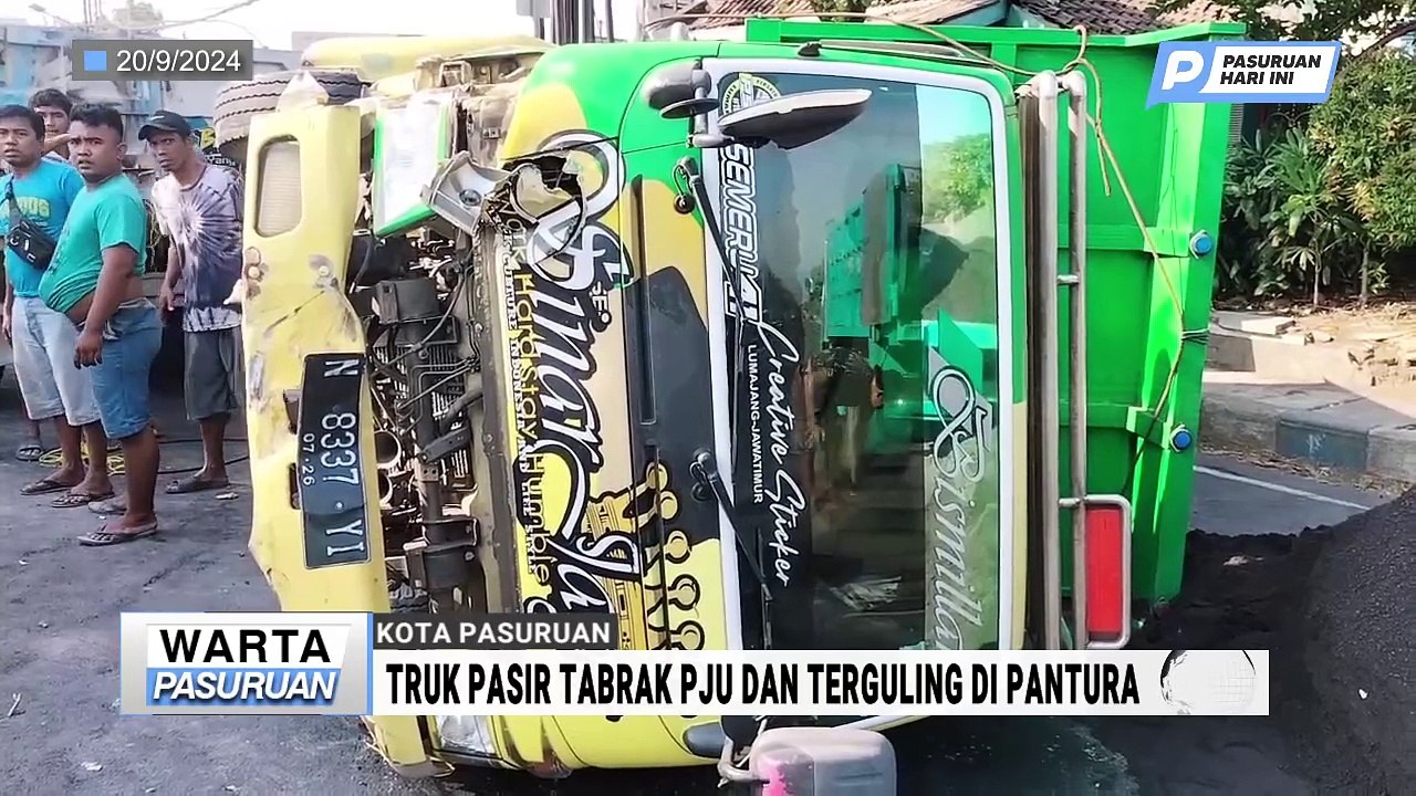 Sopir Mengantuk, Truk Pasir Tabrak PJU dan Terg...