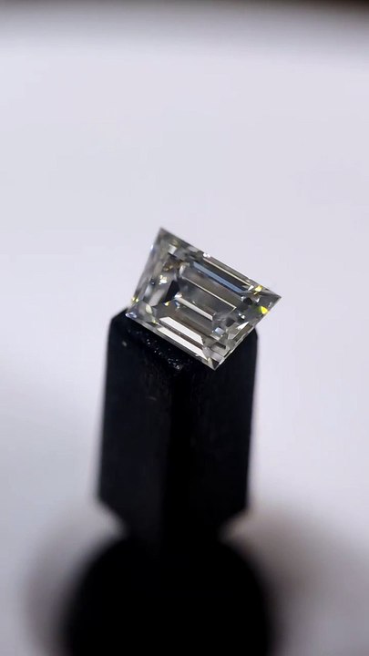 Trapezoid Cut Diamond