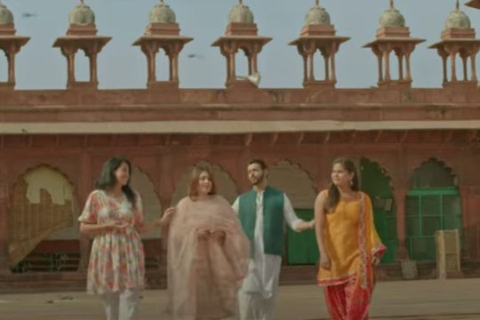 लाइट कैमरा और एक्‍शन ने कराया बवाल, 'तुमसे प्यार हुआ' गाने पर आगरा में मुस्लिम समाज भड़का, आंदोलन शुरू