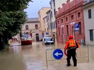 "Alarmstufe Rot": Extremes Hochwasser wütet in Norditalien