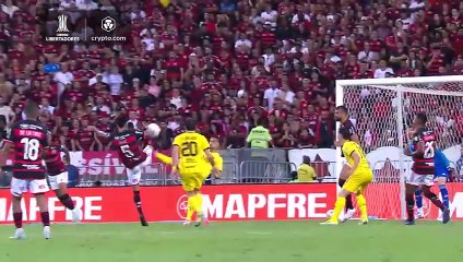 Lo que dijo el VAR en la jugada en la que Peñarol reclamó penal por mano de un jugador de Flamengo