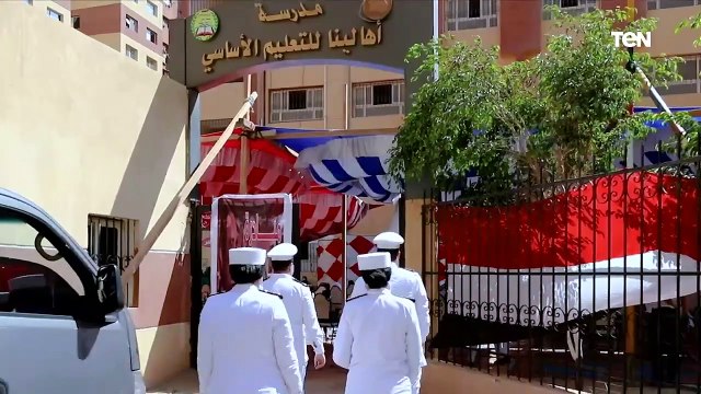 توزيع الحقائب المدرسية على الاسر بالمناطق الحضاريه الجديده في إطار مبادرة كلنا واحد