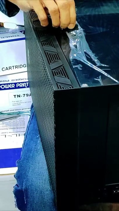 Unboxing & Installing my Custom PC! 05