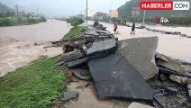 Trabzon-Bayburt Karayolu Taşan Dereler Sebebiyle Ulaşıma Kapandı