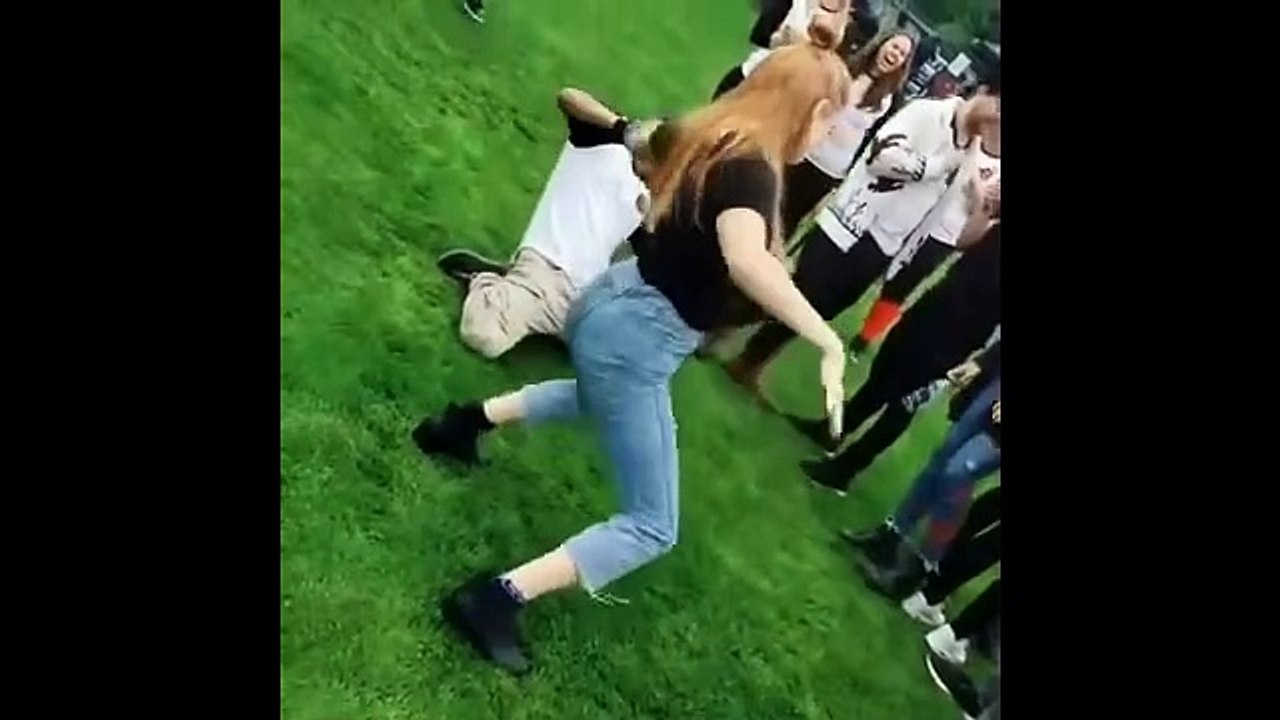 Chilling Adventures of Sabrina Season 1 - Behind The Scenes -  Ross Lynch, Kiernan Shipka..