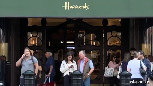 Decine di donne accusano Al-Fayed di violenza e fanno causa a Harrods