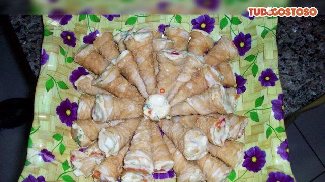 Canudinho recheado (salada com maionese)