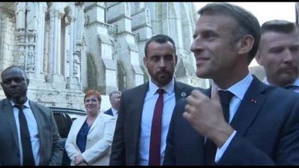 Governo francese, si attende. Macron: tutti devono aiutare Barnier