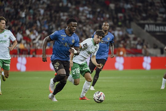 نيس يدك شباك سانت إتيان بـ8 أهداف