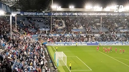 Mendizorrotza enloquece, al contrario que la afición del Sevilla FC