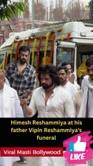 Download Video: Himesh Reshammiya at his father Vipin Reshammiya's funeral