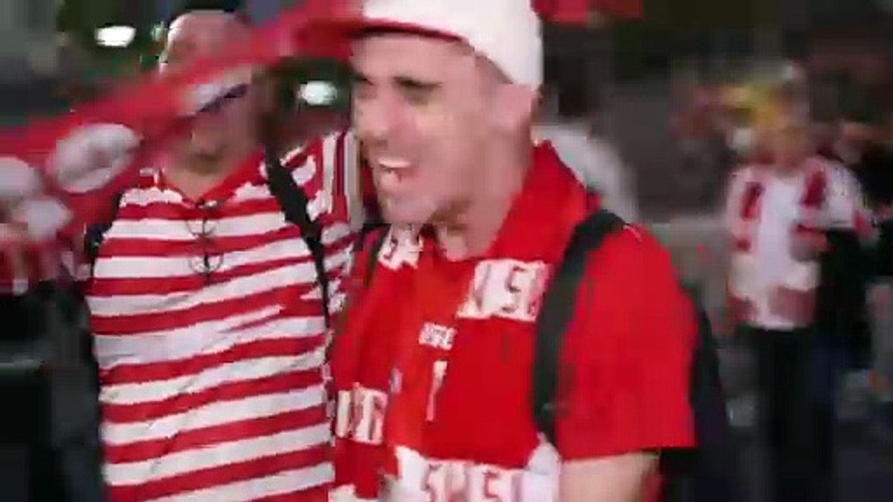 Sydney Swans and Port Adelaide battling for a spot in the AFL grand final
