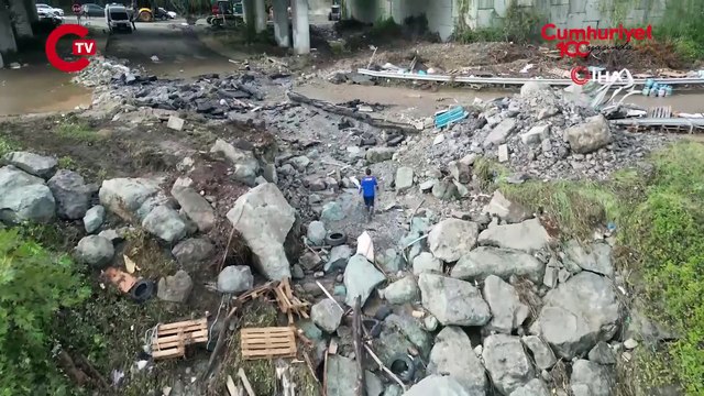 Trabzon'un Sürmene ilçesinde selde kaybolan işitme engelli şahsı arama çalışmaları sürüyor