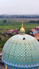 Agar Kubah Masjid Bebas Bocor: Solusi Aspal Cair