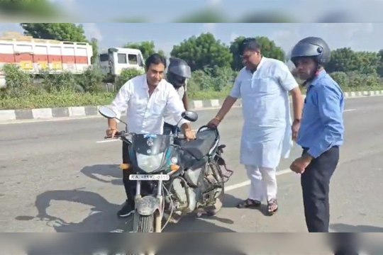 बाइक सवार गिरा... मंत्री संजय शर्मा ने दिखाई दिखाई दरियादिली, देखें वीडियो