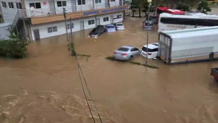 창원에 이틀 동안 420mm 폭우...곳곳에서 피해 잇따라 / YTN