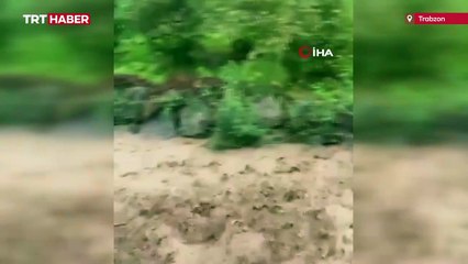 Trabzon'da şiddetli yağış taşkına neden oldu
