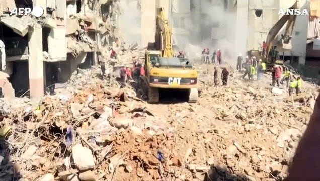 Libano, attacco israeliano nella periferia sud di Beirut: danni e macerie