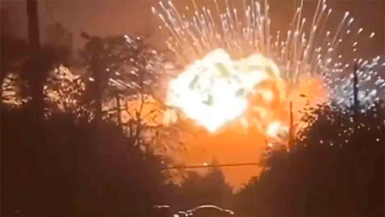 ロシアの弾薬庫が攻撃される：ウクライナのドローンがクラスノダールで大爆発を引き起こす