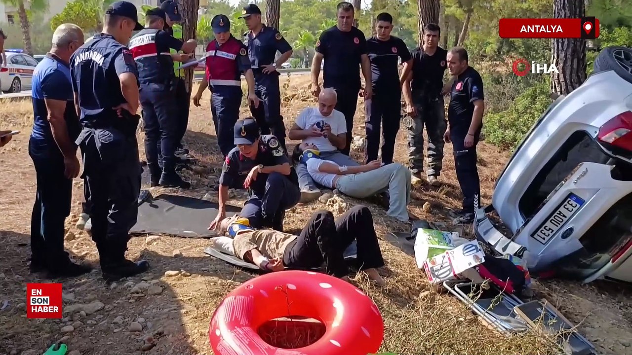 Antalya'da yardım gelene kadar yaralı kızının elini bırakmadı