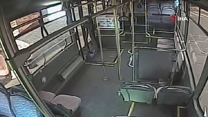 Oksijen tüpü otobüsü karıştırdı: Yolcular can havliyle otobüsten indi!