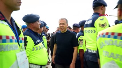 İçişleri Bakanı Yerlikaya, yeni araçların hizmete alım töreni öncesi test sürüşü yaptı