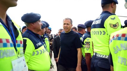 Bakan Yerlikaya hizmete alınan motosikletleri test etti