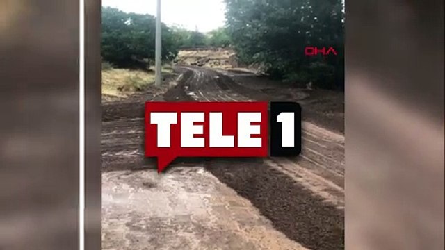 Bitlis'te sağanak yağış sel getirdi yollar kapandı!