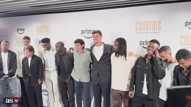 El vacile de Lucas a Vini en pleno photocall del documental de Courtois