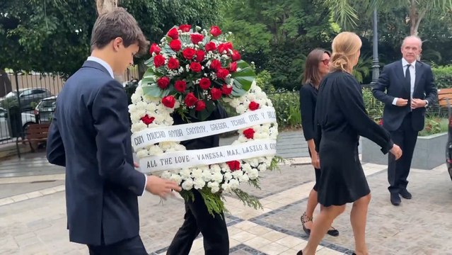 Gunilla von Bismarck llega completamente devastada al funeral de Luis Ortiz