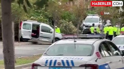 Büyükçekmece'de Polisten Kaçan Araç Kaza Yaptı: 2 Gözaltı