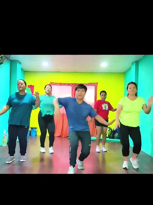 lajai lagyo herebhuitira Kasmire Pachhyauri - Nepali Zumba Babu Krishna Pariyar •Deepika Bayambu •Kepina Gotame Manoj(RASKIN) zin 118 Zumba fitness dance zin volume 118