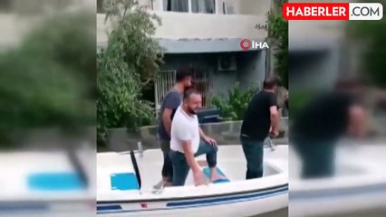 Adana'da Şiddetli Yağış: Vatandaşlar Kayıkla Gezdi