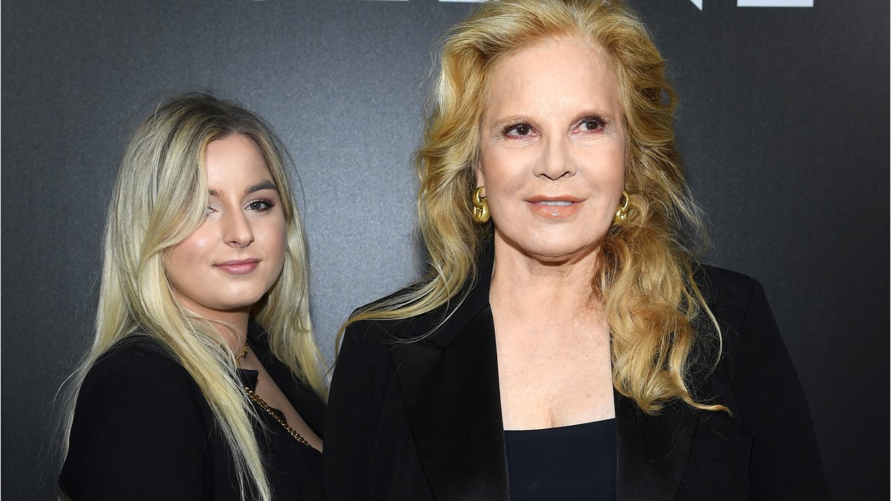 GALA VIDEO - Sylvie Vartan partage un tendre souvenir avec sa fille Darina, un moment “très cher à son cœur”
