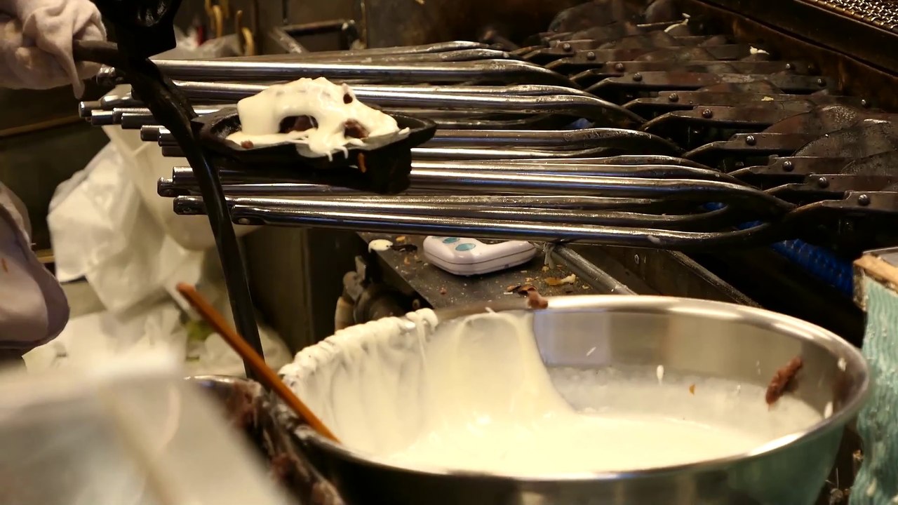 Mastering Taiyaki: Authentic Japanese Street Food from Dotonbori, Osaka"