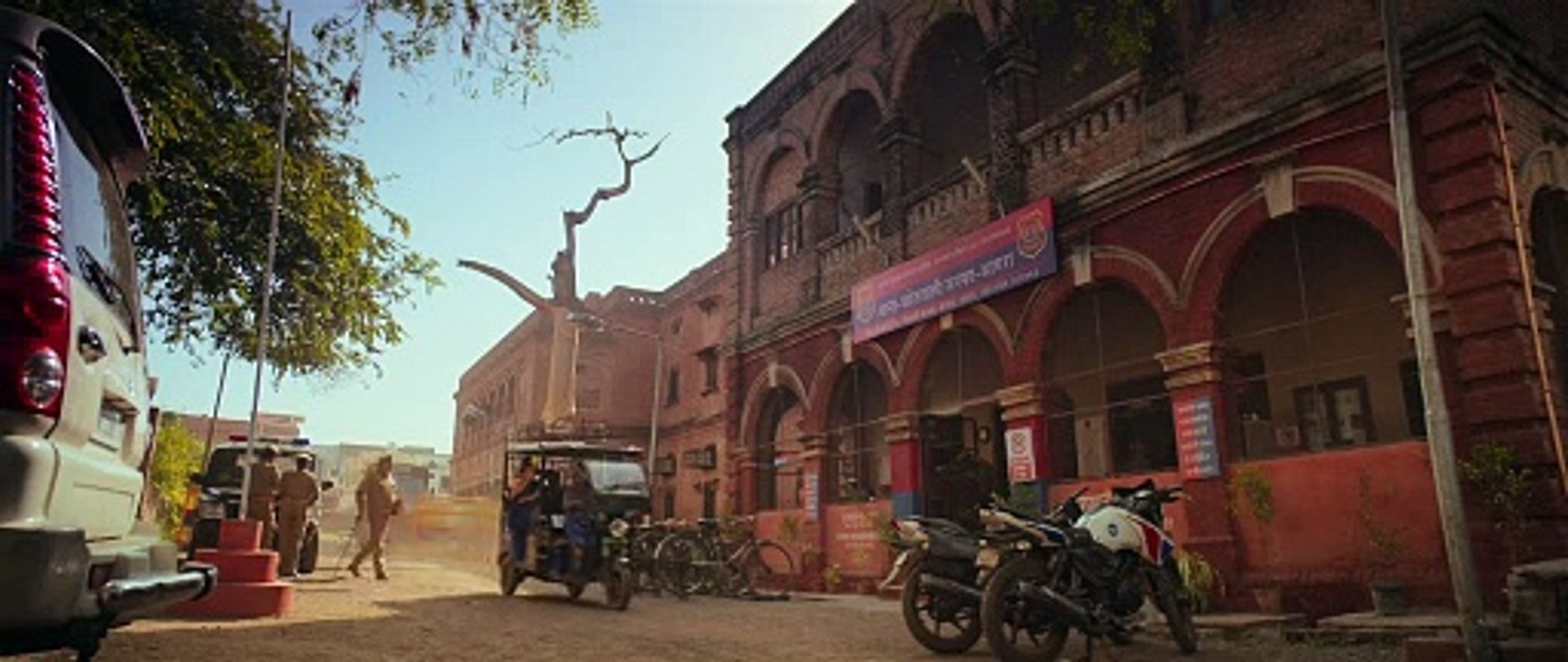 Phir Aayi Hasseen Dillruba (2024) WEB-DL 720p HEVC x264 [Hin + Tam + Tel] ESub[Trim]2