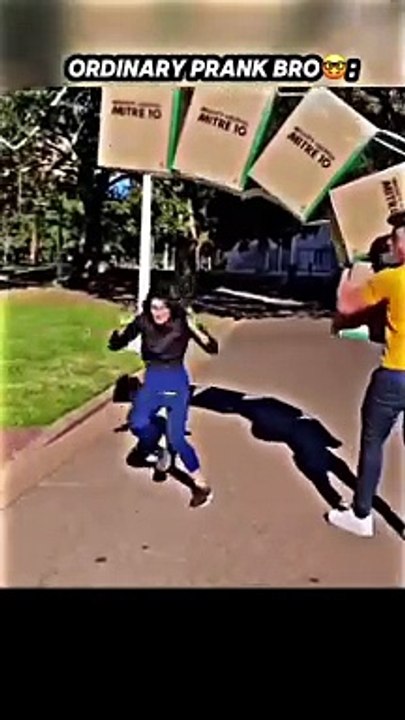 The 2024 BMW i4 is a sleek and powerful electric Gran Coupe that marks a significant step forward for BMW’s electric vehicle lineup. It comes in two main variants- the eDrive40 and the performance-oriented M50.