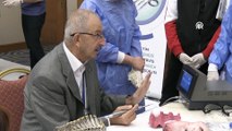 Van'a gelen beyin cerrahları, ameliyat tekniklerinin inceliklerini koyun kafatası üzerinde anlattı
