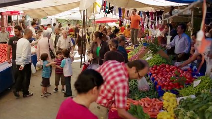 Mahallenin Haylazları #3; Sorumsuz Annenin Yetişkin Kızı - Umutsuz Ev Kadınları