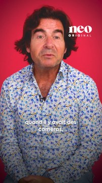 « Il avait très peur d’être mal jugé. » Pour neo, Louis, petit-fils de Louis de Funès, nous parle de son grand-père, icône française de la comédie. ✨